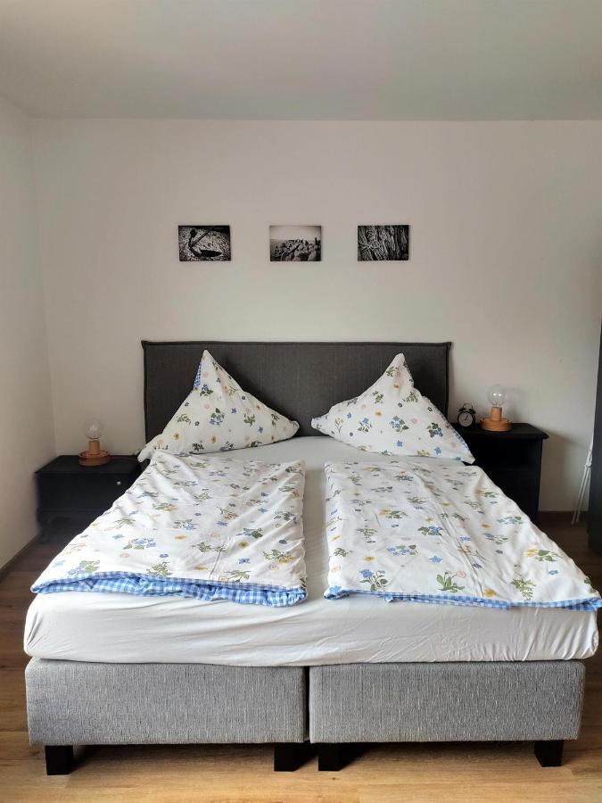 Ferienwohnung Alte Schule Ruhwarden Kültér fotó